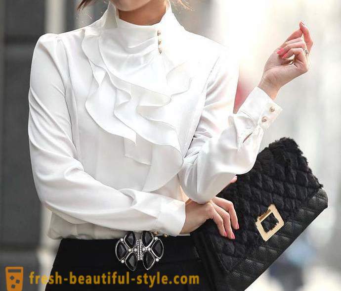 Fehér női ing: egy fotó az aktuális stílusok, stylist tippek a képek