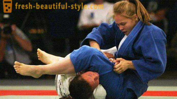 Mi eltér Sambo judo: összehasonlítás módszerek és szabályok