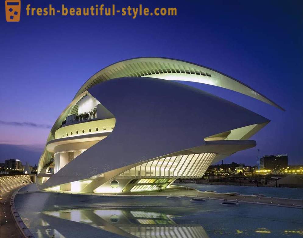A rendkívüli építészeti Operaház Valencia