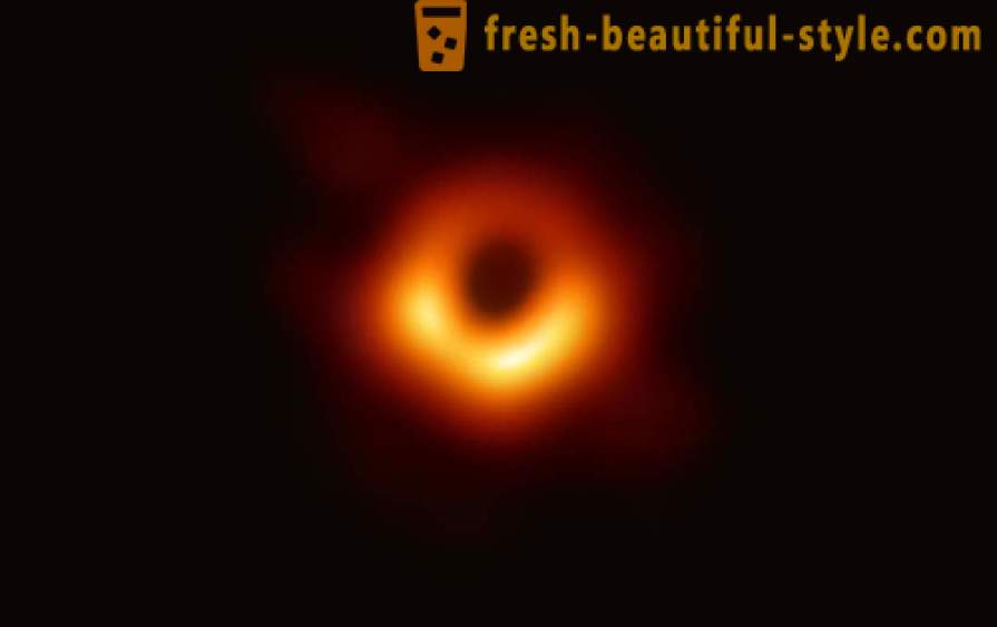 Ez bemutatta az első kép a szupermasszív fekete lyuk