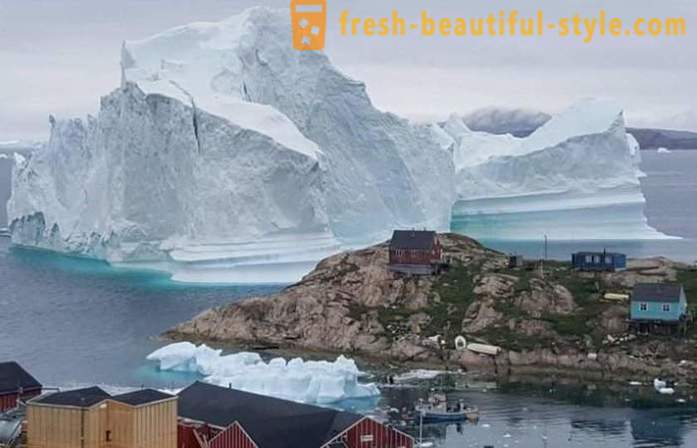 Greenland falu fenyegetett egy hatalmas jéghegy