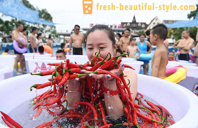 Nem a gyenge a szíve: Kínában volt egy verseny-evés paprika sebesség