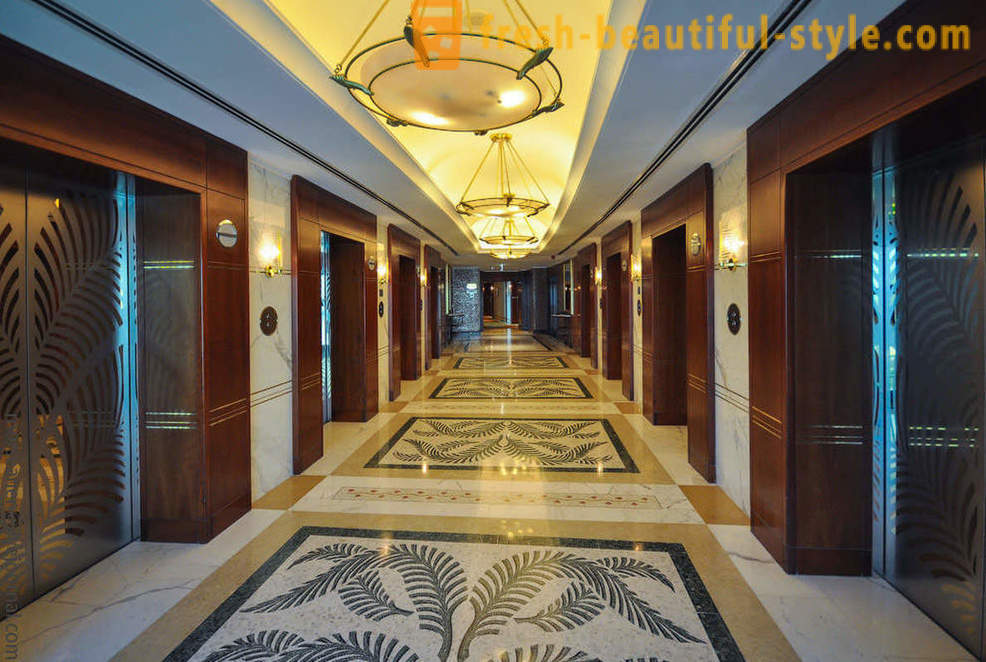 Séta a luxusszálloda Grand Hyatt Dubai