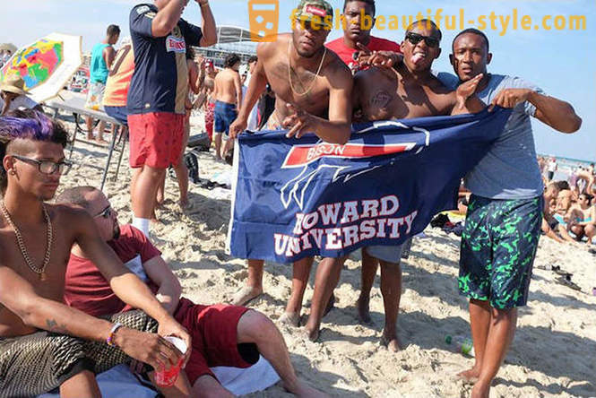Ahogy az amerikai diákok töltik a vakáció Miami