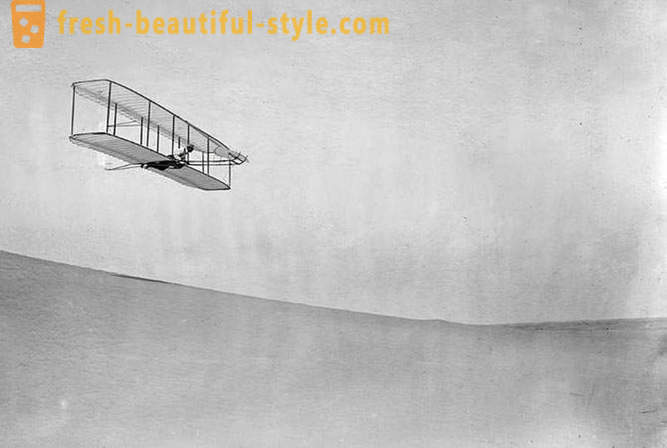 Az első emberes repülést repülőgéppel
