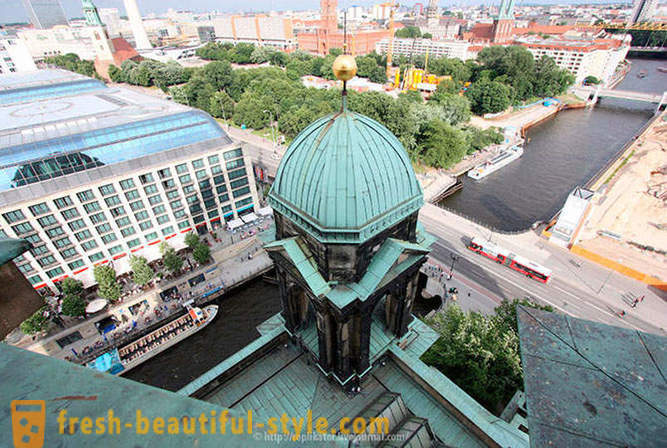 Berlinben magassága a berlini katedrális