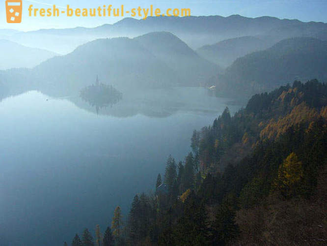 Bledi-tó, fedett legendák
