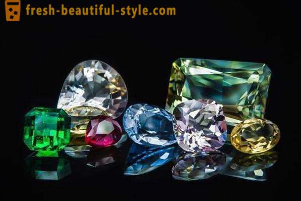 A legdrágább a világon a kövek: piros gyémánt, rubin, smaragd. A legritkább drágakövek a világ