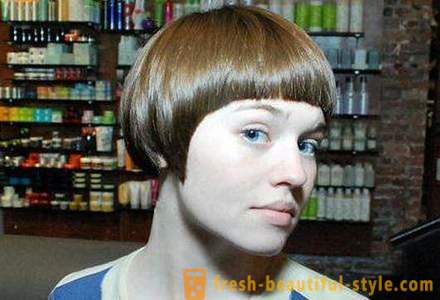 Hajvágás rövid haj, rövid frufru. Népszerű női hajvágás