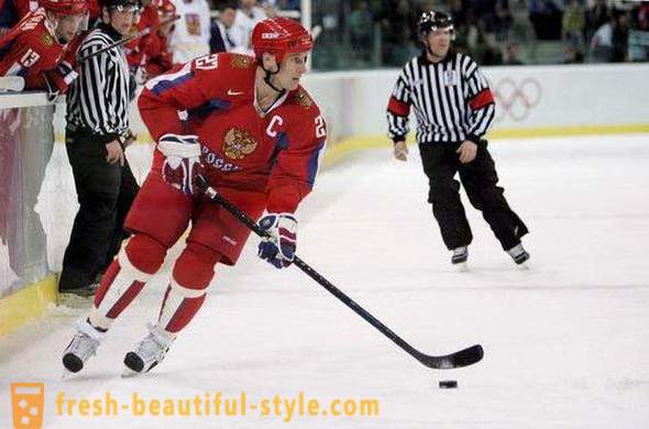 Orosz jégkorongozó Alekszej Kovaljov: életrajz és a karrier a sportban
