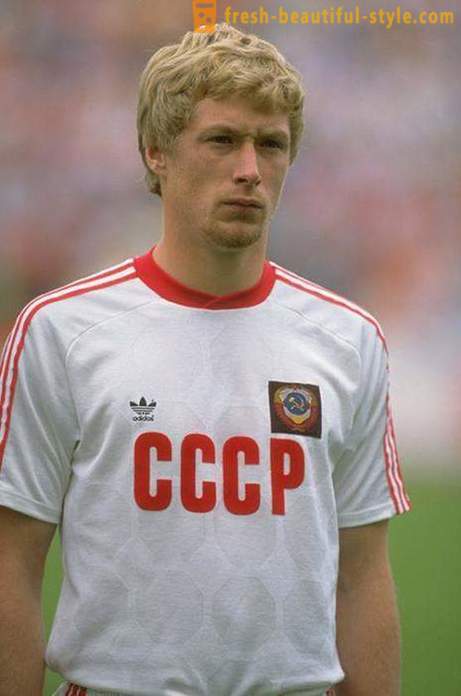 Alex Mickle, ukrán focista: életrajz, család, sport karrierje