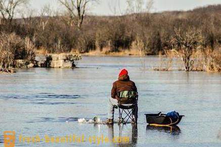 Téli halászat a Ob folyó Barnaul