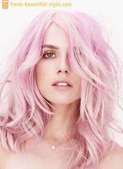 Rózsaszín haj: hogyan lehet elérni a kívánt színt?