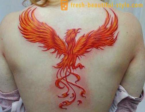 Phoenix - tetoválás, amelynek jelentése nem érthető teljes mértékben