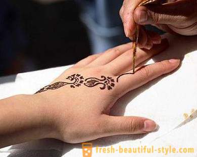 Henna vagy Mehndi művészeti